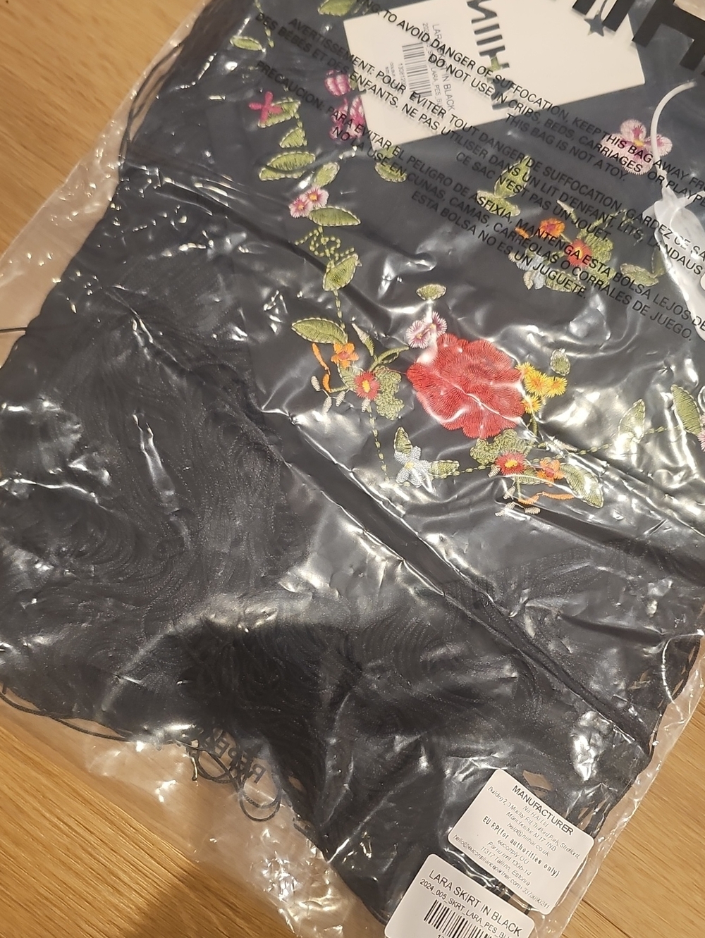 Lara Skirt in Black - Picture 4 of 4